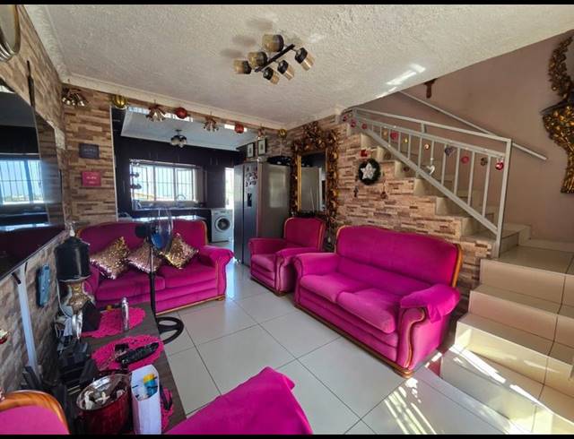 2 BEDROOM HOUSE FOR SALE IN SHALLCROSS